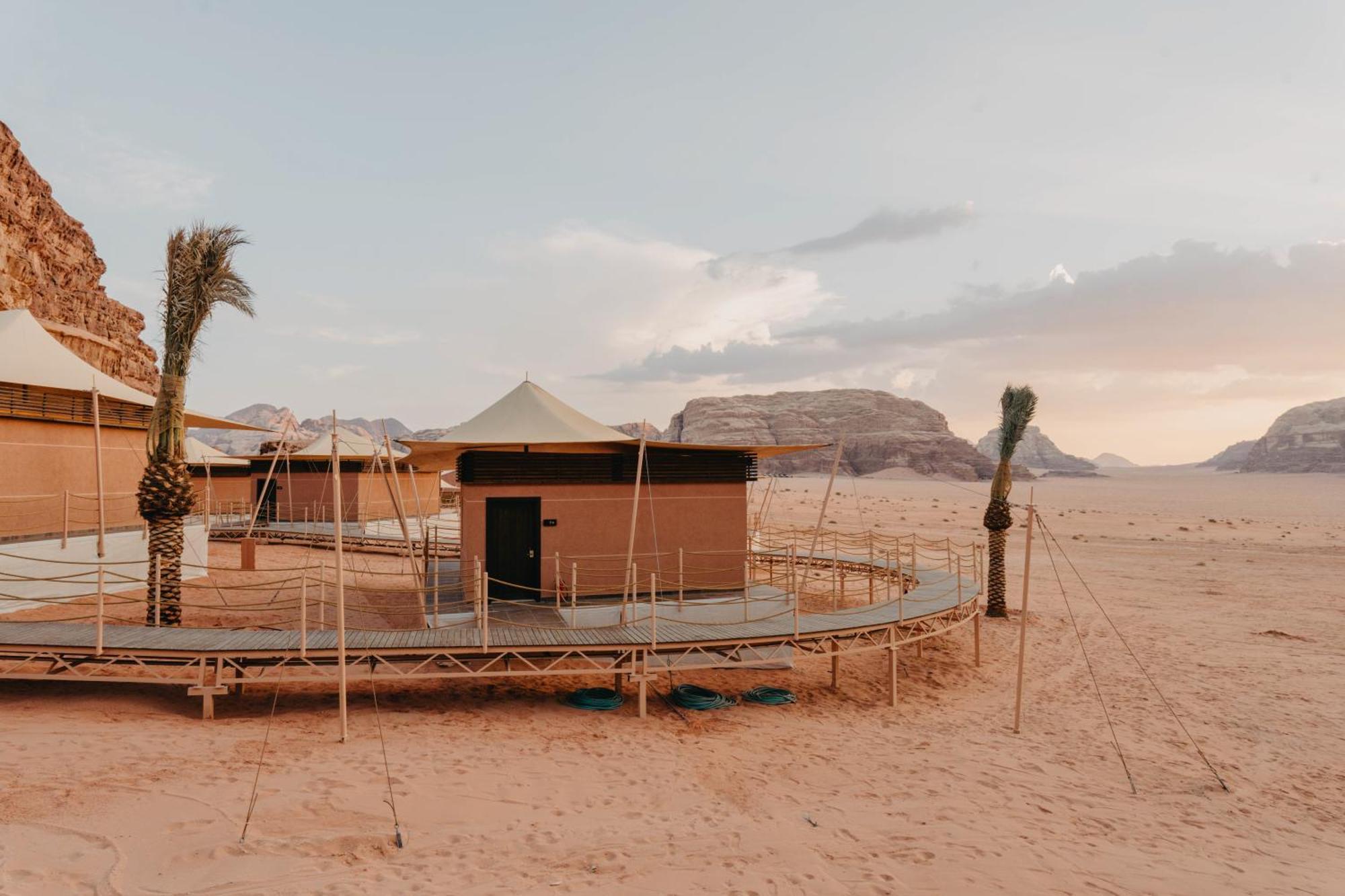 Valley Resort Wadi Rum Bagian luar foto