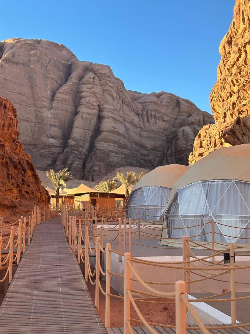 Valley Resort Wadi Rum Bagian luar foto