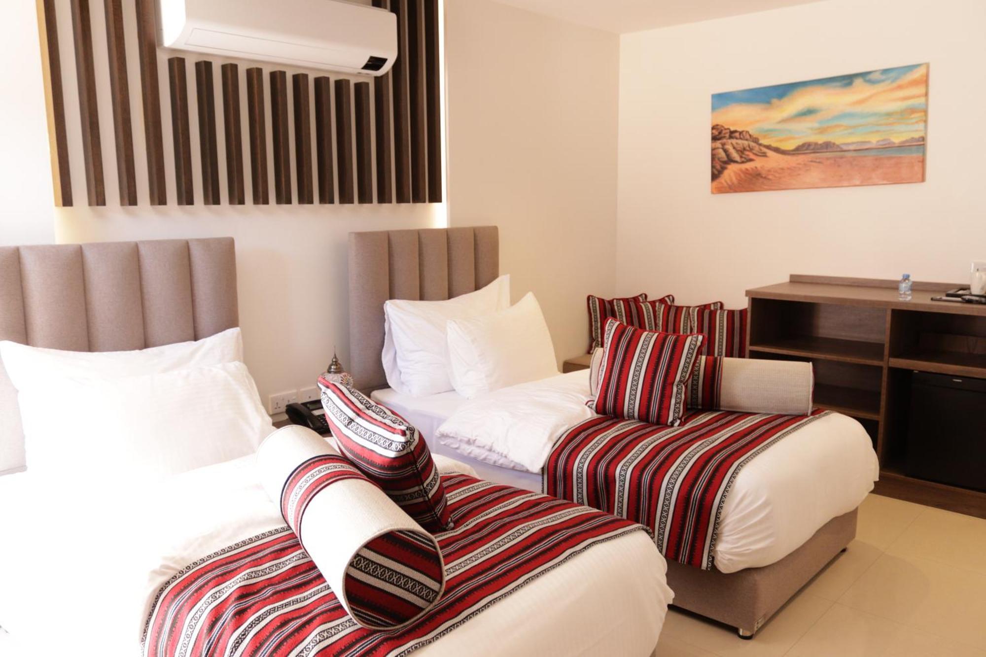 Valley Resort Wadi Rum Bagian luar foto